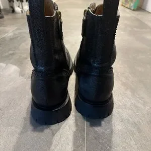 Gucci | Shoes | Pebble Grain Lug Sole Bottom Gucci Boots  display picture 3